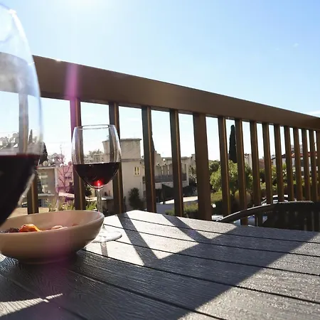 Margarita Gardens - Self Service *