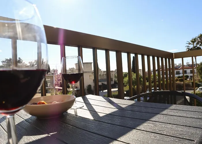 Margarita Gardens - Self Service *