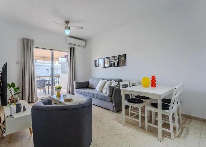 Margarita Gardens - Self Service * 파포스